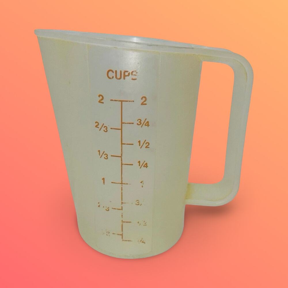 Tupperware 1669 Measuring Cup Pitcher 2 Cups 500mL Red Letters USA Vintage